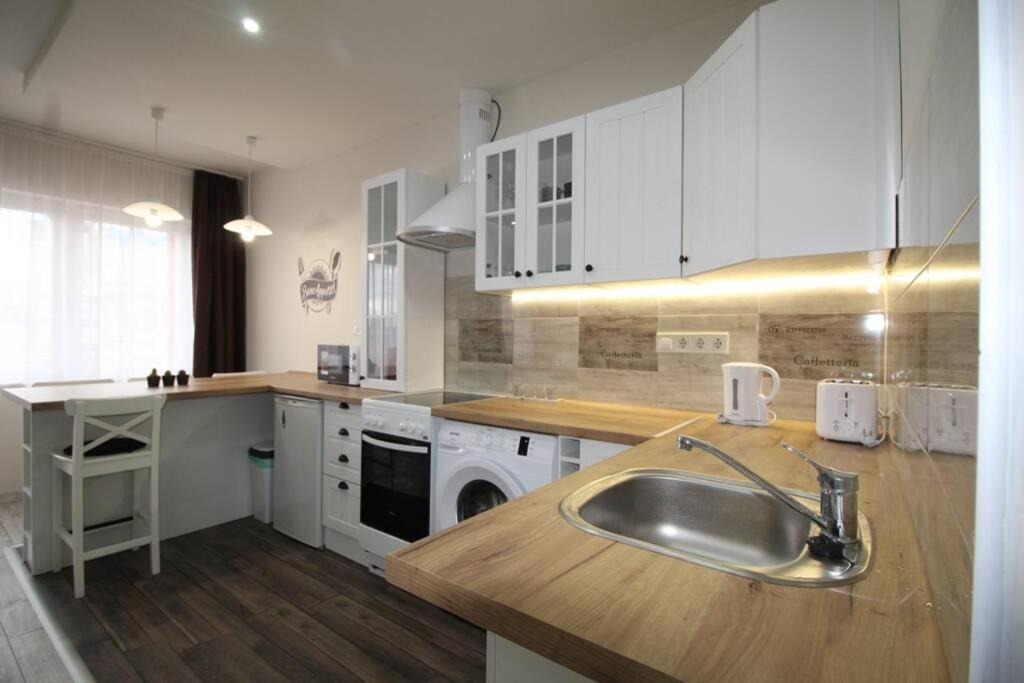 High Street Apartman Мишкольц Экстерьер фото