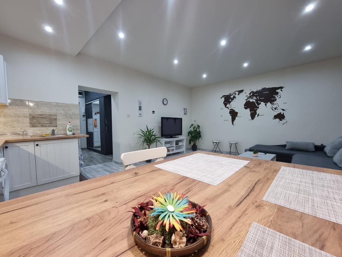 High Street Apartman Мишкольц Экстерьер фото
