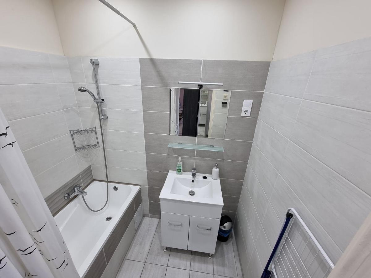 High Street Apartman Мишкольц Экстерьер фото