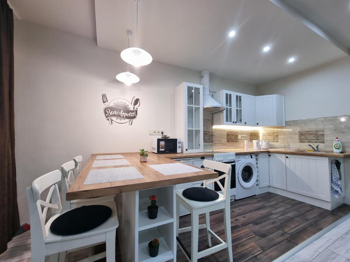 High Street Apartman Мишкольц Экстерьер фото