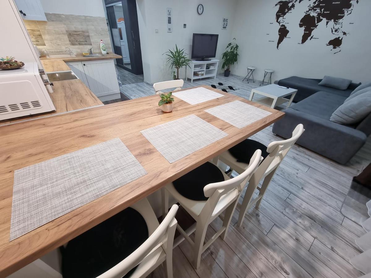 High Street Apartman Мишкольц Экстерьер фото