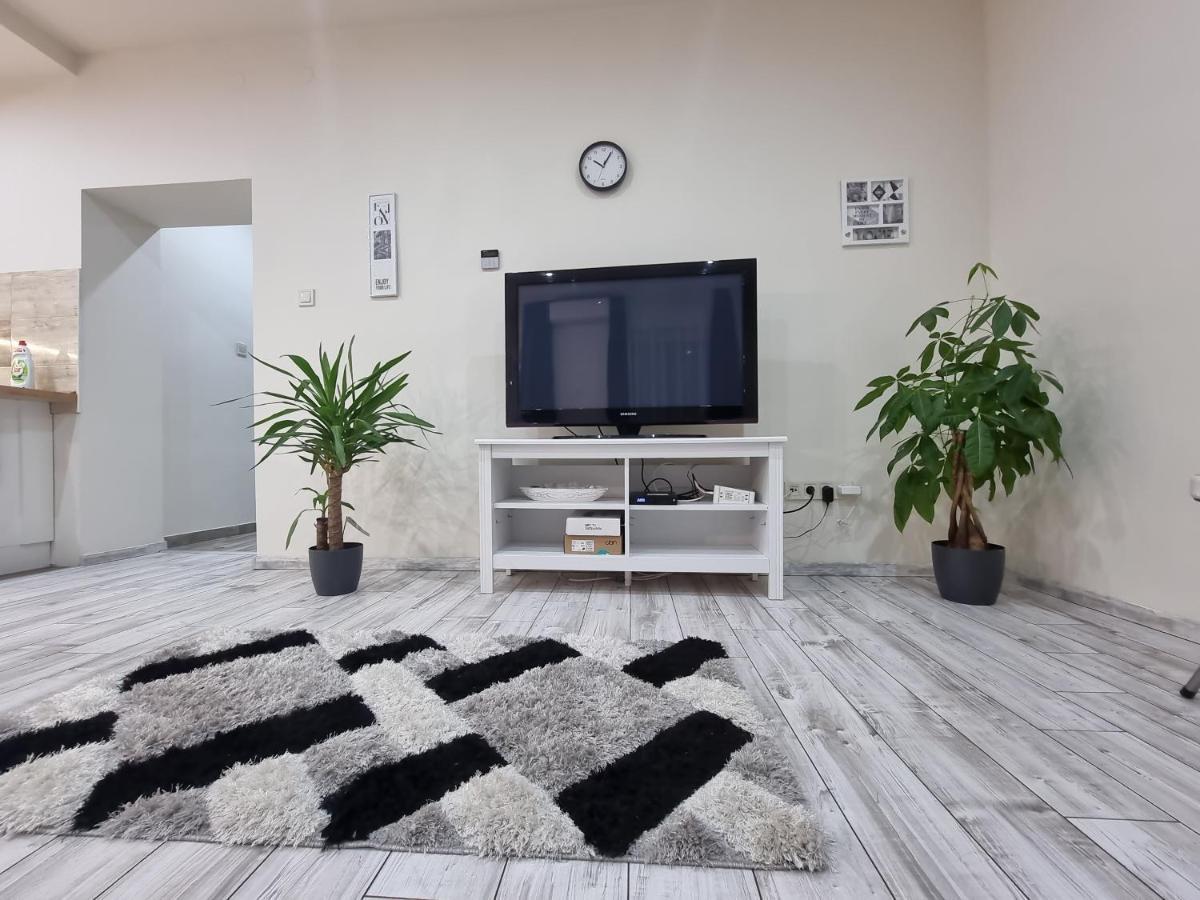 High Street Apartman Мишкольц Экстерьер фото