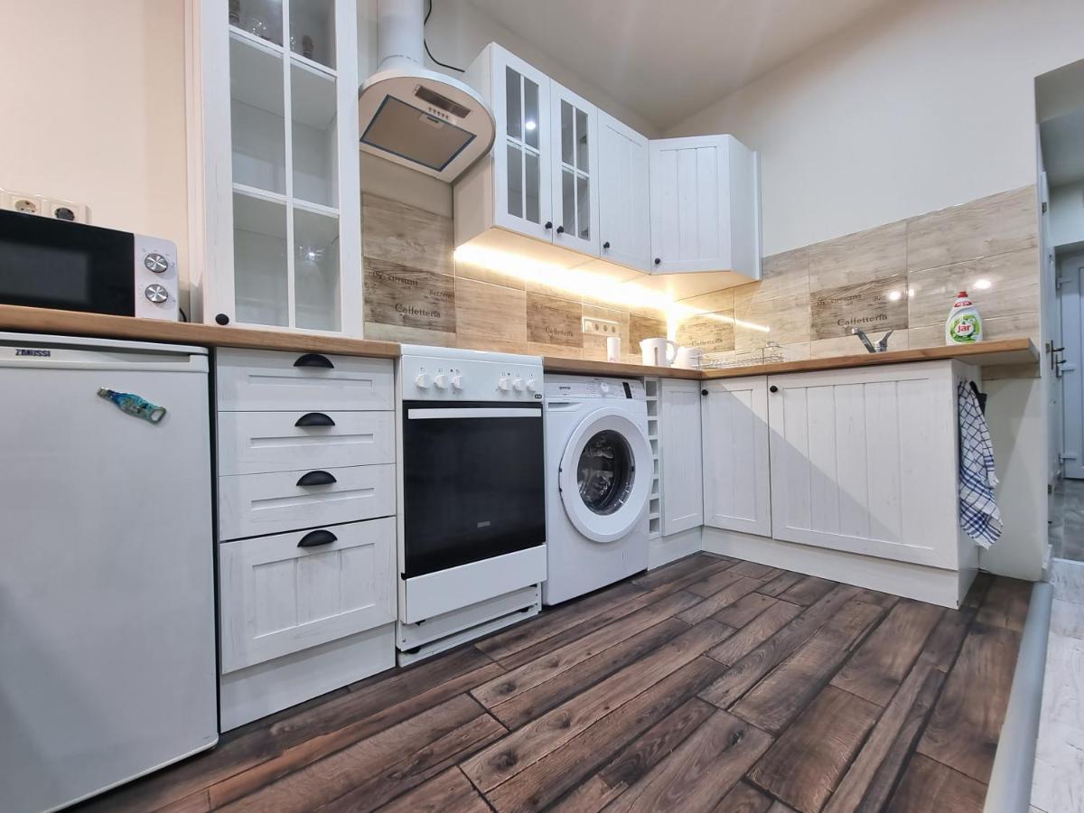 High Street Apartman Мишкольц Экстерьер фото