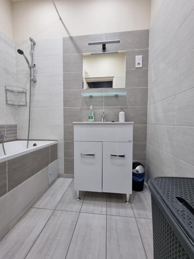 High Street Apartman Мишкольц Экстерьер фото