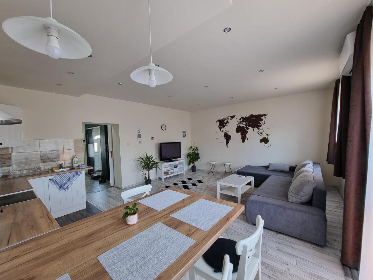 High Street Apartman Мишкольц Экстерьер фото
